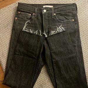 Levi’s wedgie skinny black jean
